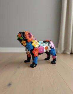 Casa Padrino Luxus Deko Skulptur Hund Bulldoggenblumen H. 70 cm - Deko Skulptur - Deko Figur - Tierfigur - Gartendeko