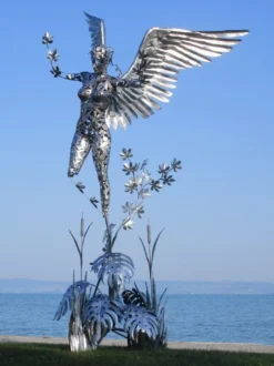 Casa Padrino Luxus Deko Skulptur Engel Silber 200 x 145 x H. 370 cm - Riesige Edelstahl Skulptur - Riesige Garten Deko Figur - Garten Skulpturen - Metall Skulpturen