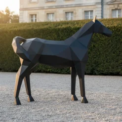 Casa Padrino Luxus Deko Skulptur Pferd Facettiertes H. 190 cm - Riesige Gartenskulptur - Lebensgroße Skulptur - XXL Deko Skulptur - XXL Deko Figur