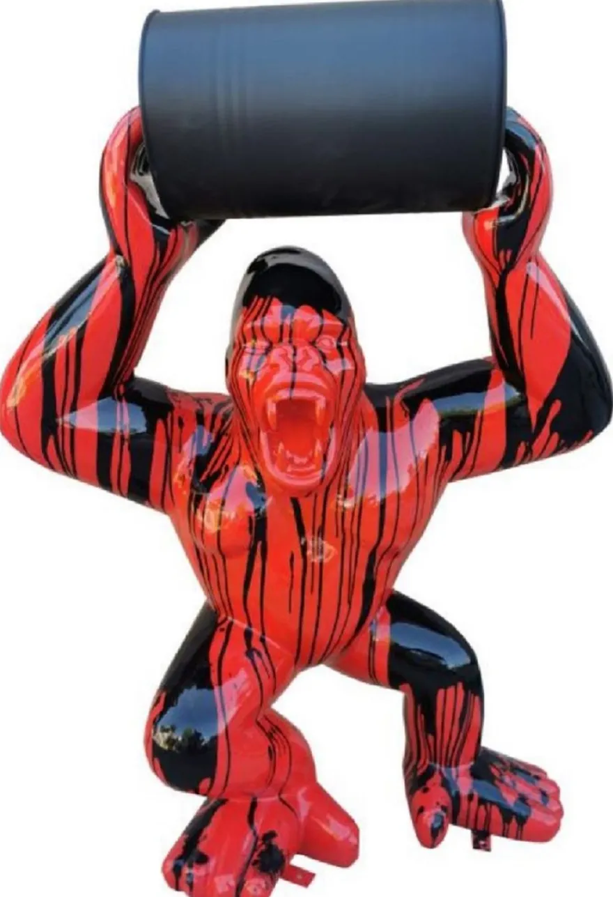 Casa Padrino Luxus Deko Skulptur Gorilla Affe mit Fass Rot / Schwarz H. 250 cm - Große Deko Figur