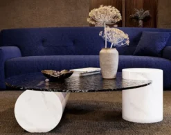 Casa Padrino Luxus Designer Couchtisch Weiß 116 x 100 x H. 24 cm - Wohnzimmertisch mit Glasplatte - Wohnzimmer Möbel - Hotel Möbel - Luxus Möbel - Luxus Qualität - Made in Italy