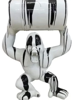 Casa Padrino Luxus Designer Deko Skulptur Gorilla Affe mit Fass Weiß / Schwarz H. 100 cm - Große XXL Deko Skulptur - XXL Deko Figur - XXL Tierfigur - Luxus Deko XXL Figuren