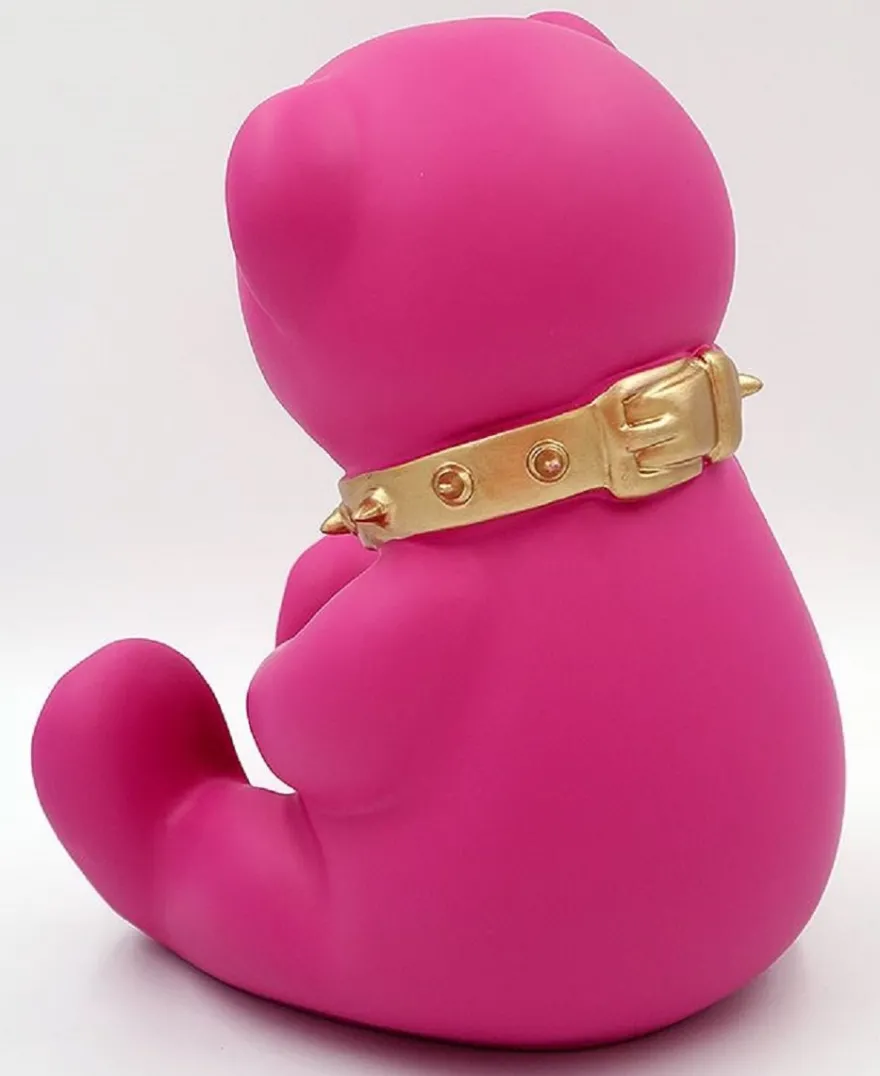 Casa Padrino Luxus Designer Dekofigur Teddybär mit Halsband Rosa / Gold H. 31 cm - Kunstharz Deko Skulptur - Luxus Deko Figur - Designer Deko Figur - Luxus Accessoires