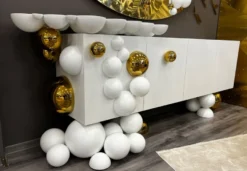 Casa Padrino Luxus Designer Sideboard Weiß / Gold 255 x 52 x H. 100 cm - Massivholz Schrank mit 4 Türen - Luxus Möbel - Hotel Möbel - Designer Möbel
