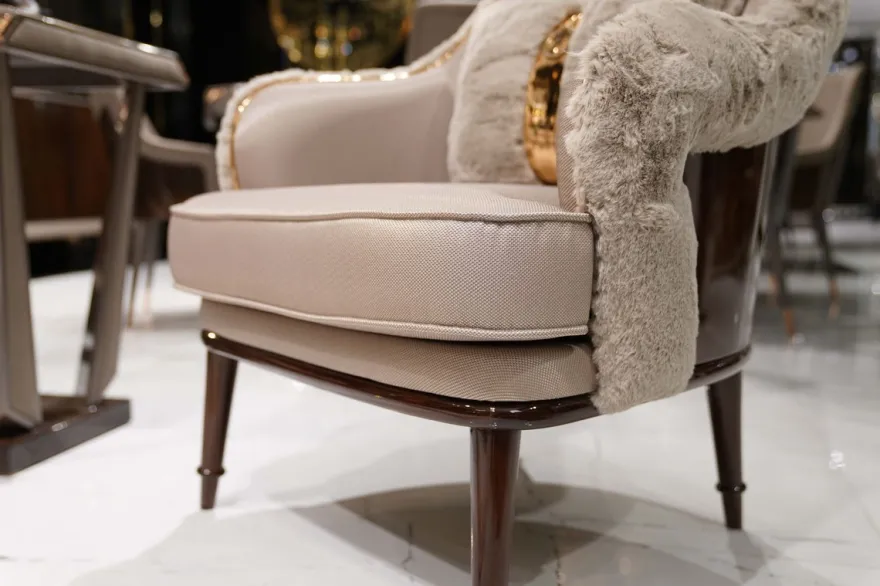 Casa Padrino Luxus Designer Sessel Grau / Dunkelbraun / Gold - Wohnzimmer Sessel - Hotel Sessel - Wohnzimmer Möbel - Luxus Möbel - Wohnzimmer Einrichtung - Luxus Einrichtung - Möbel Luxus
