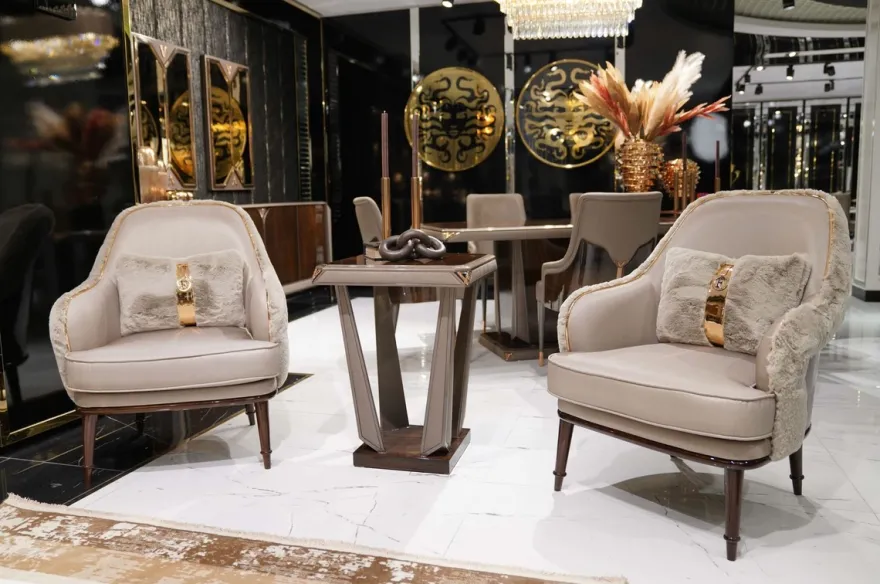 Casa Padrino Luxus Designer Sessel Grau / Dunkelbraun / Gold - Wohnzimmer Sessel - Hotel Sessel - Wohnzimmer Möbel - Luxus Möbel - Wohnzimmer Einrichtung - Luxus Einrichtung - Möbel Luxus