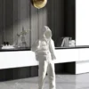 Casa Padrino Luxus Designer XXL Deko Skulptur Junge mit Luftballon Weiß / Gold H. 68 cm - XXL Kunstharz Deko Figur - Wohnzimmer Deko - Luxus Designer Deko Accessoires - Luxus Qualität