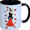 Casa Padrino Luxus Design Tasse Hund im rot-schwarzen Abendkleid von Harald Glööckler Pompöös, 9,5 x 8,5 cm