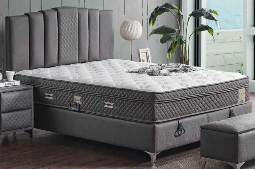 Casa Padrino Luxus Doppelbett Grau / Weiß / Silber 180 x 200 cm - Massivholz Bett mit Kopfteil und Matratze - Schlafzimmer Möbel - Hotel Möbel - Luxus Möbel - Luxus Einrichtung