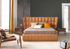 Casa Padrino Luxus Doppelbett Hellbraun / Beige 247 x 214 x H. 126 cm - Massivholz Bett - Schlafzimmer Möbel - Hotel Möbel - Luxus Möbel - Luxus Einrichtung