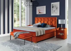 Casa Padrino Luxus Doppelbett Orange / Naturfarben - Modernes Massivholz Bett mit Kopfteil und Matratze - Moderne Schlafzimmer Möbel - Luxus Kollektion