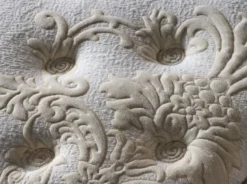 Casa Padrino Luxus Doppelbett Creme / Weiß / Braun 180 x 200 cm - Massivholz Bett mit Kopfteil und Matratze - Schlafzimmer Möbel - Hotel Möbel - Luxus Möbel - Luxus Einrichtung