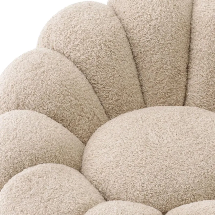 Casa Padrino Luxus Drehsessel Sandfarben / Messing 115 x 118 x H. 67 cm - Wohnzimmer Sessel - Lounge Sessel - Wohnzimmer Möbel - Luxus Möbel - Wohnzimmer Einrichtung - Luxus Einrichtung