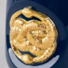 Casa Padrino Luxus Duftspender Schlangen Dunkelblau / Gold Ø 11 x H. 21 cm - Runder Porzellan Raumerfrischer mit Deckel - Deko Accessoires - Luxus Qualität