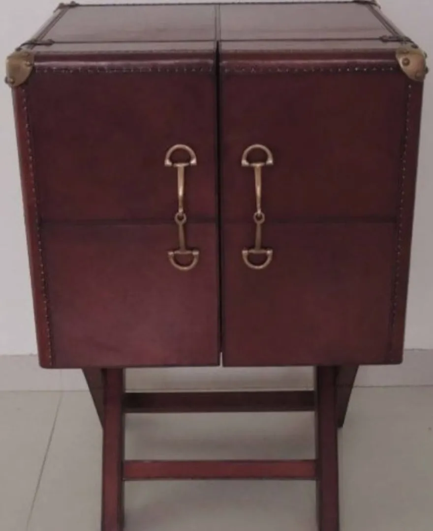Casa Padrino Luxus Echtleder Barschrank Cognac Braun 61 x 52 x H. 93,5 cm - Kleiner Weinschrank mit 2 Türen im Koffer Design