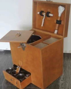 Casa Padrino Luxus Echtleder Minibar / Kofferbar mit Zubehör 32 x 23 x H. 36 cm - Luxus Qualität