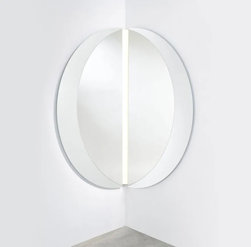Casa Padrino Luxus Eckspiegel 150 x 3,5 x H. 150 cm - Eck Wandspiegel mit LED Streifen - Hotel Spiegel - Boutique Spiegel - Luxus Qualität