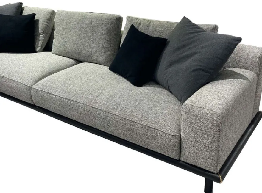 Casa Padrino Luxus 4er Sofa Grau / Schwarz 320 x 100 x H. 74 cm - Wohnzimmer Sofa - Hotel Sofa - Wohnzimmer Möbel - Hotel Möbel - Luxus Möbel - Luxus Einrichtung - Wohnzimmer Einrichtung
