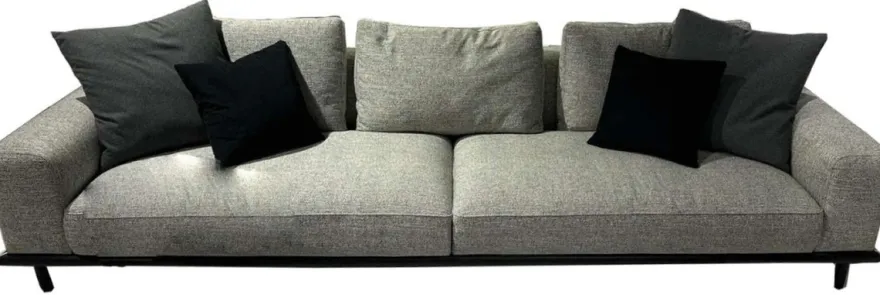 Casa Padrino Luxus 4er Sofa Grau / Schwarz 320 x 100 x H. 74 cm - Wohnzimmer Sofa - Hotel Sofa - Wohnzimmer Möbel - Hotel Möbel - Luxus Möbel - Luxus Einrichtung - Wohnzimmer Einrichtung