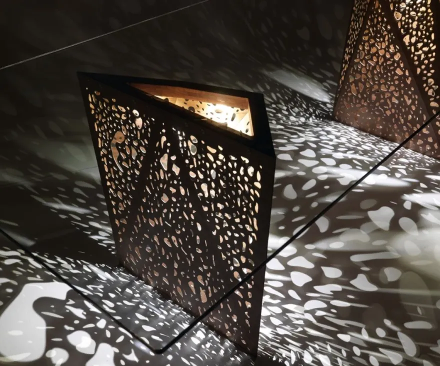 Casa Padrino Luxus Esstisch mit Glasplatte und LED Beleuchtung Braun 250 cm - Made in Italy