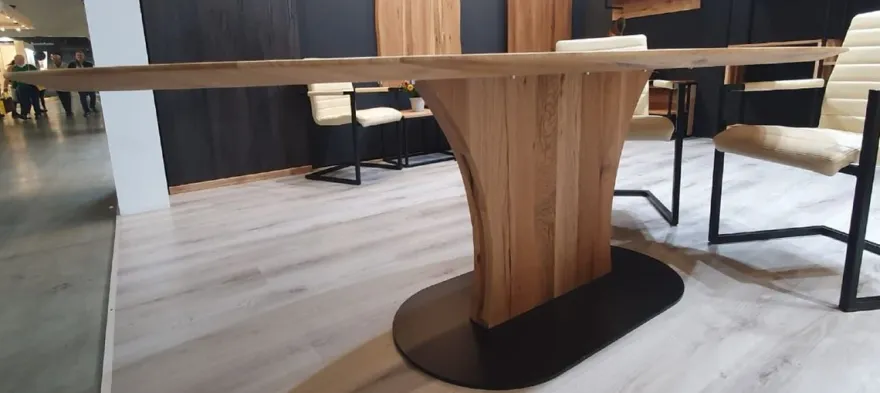 Casa Padrino Luxus Esstisch Naturfarben / Schwarz 240 x 120 x H. 77 cm - Ovaler Massivholz Küchentisch - Massivholz Möbel - Esszimmer Möbel - Luxus Möbel - Luxus Einrichtung