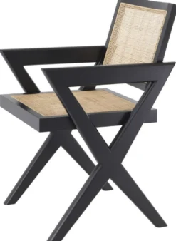 Casa Padrino Luxus Esszimmerstuhl Schwarz / Naturfarben 53 x 57 x H. 84,5 cm - Massivholz Stuhl mit Armlehnen und handgewebtem Rattangeflecht - Luxus Esszimmer Möbel