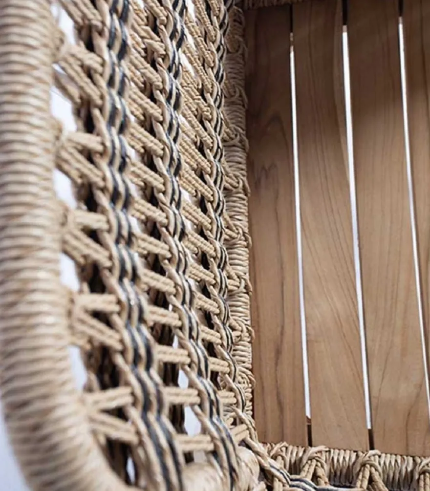 Casa Padrino Luxus Esszimmer Stuhl mit Armlehnen Naturfarben / Schwarz 60 x 50 x H. 85 cm - Luxus Massivholz Garten Stuhl mit edlem Rattangeflecht - Luxus Esszimmer Möbel - Garten Rattan Möbel
