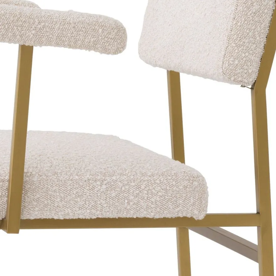 Casa Padrino Luxus Esszimmerstuhl Creme / Messingfarben 64 x 67 x H. 84 cm - Edler Küchenstuhl mit Armlehnen - Luxus Esszimmer Möbel