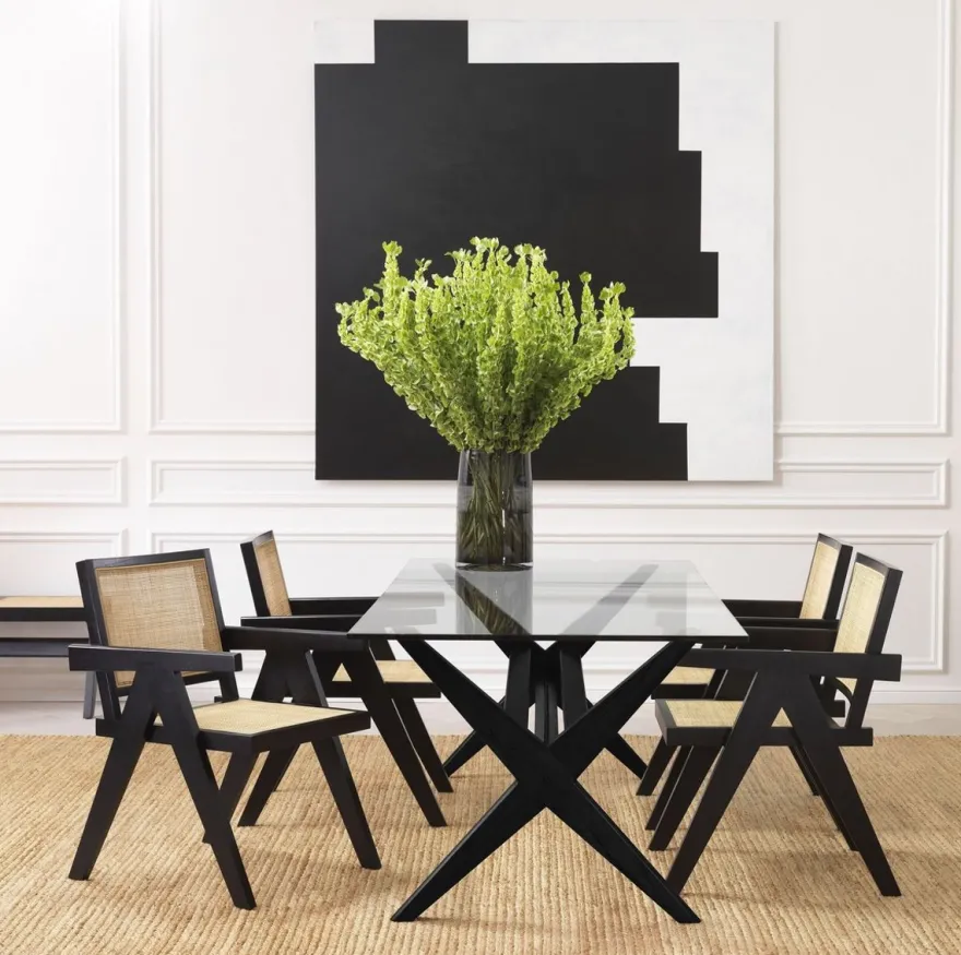 Casa Padrino Luxus Esszimmerstuhl Schwarz / Naturfarben 57 x 65,5 x H. 90 cm - Massivholz Stuhl mit Armlehnen und handgewebtem Rattangeflecht - Luxus Esszimmer Möbel