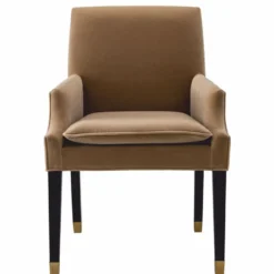Casa Padrino Luxus Esszimmerstuhl mit Armlehnen Hellbraun / Schwarz / Messing H. 90 cm