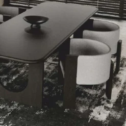 Casa Padrino Luxus Esszimmer Stuhl mit Armlehnen Grau / Dunkelbraun H. 65 cm