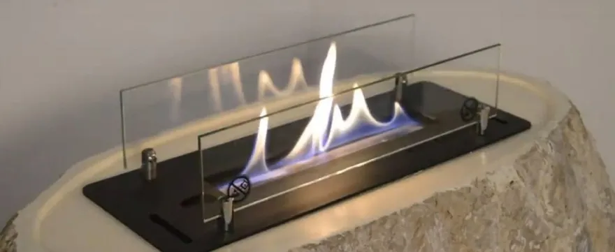 Casa Padrino Luxus Ethanol Kamin mit einem keramischen Bioethanolbrenner Naturfarben / Weiß 90 x 40 x H. 85 cm - Freistehender Naturstein Kamin im Design einer Vase