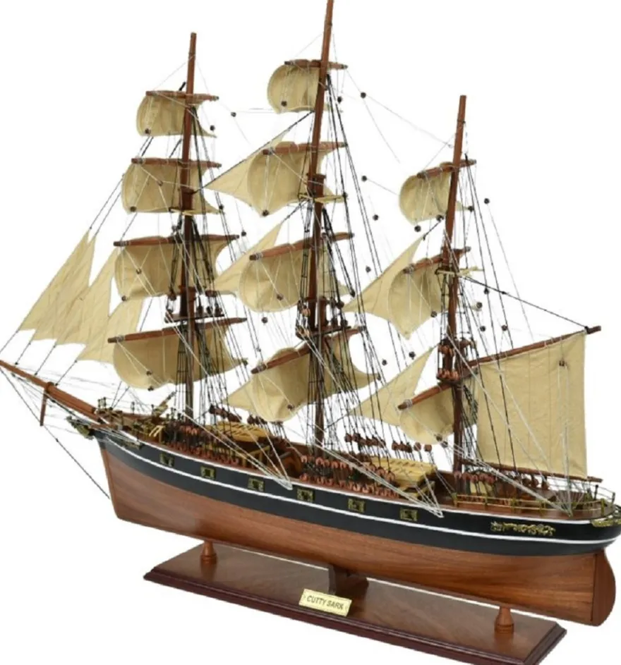 Casa Padrino Luxus Flaggschiff Cutty Sark Braun / Schwarz / Weiß 70 x 28 x H. 85 cm - Handgefertigtes Deko Schiff - Holzschiff - Segelschiff - Kriegsschiff - Luxus Deko Accessoires