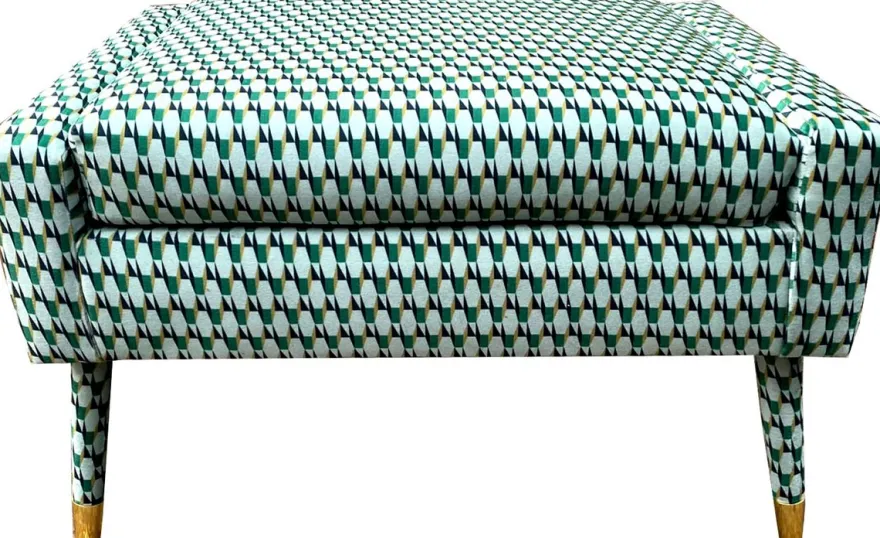 Casa Padrino Luxus Fußhocker Grün / Gold 76 x 62 x H. 46 cm - Wohnzimmer Hocker im Neoklassichen Stil - Designer Wohnzimmermöbel Fünfziger Sechziger Jahre