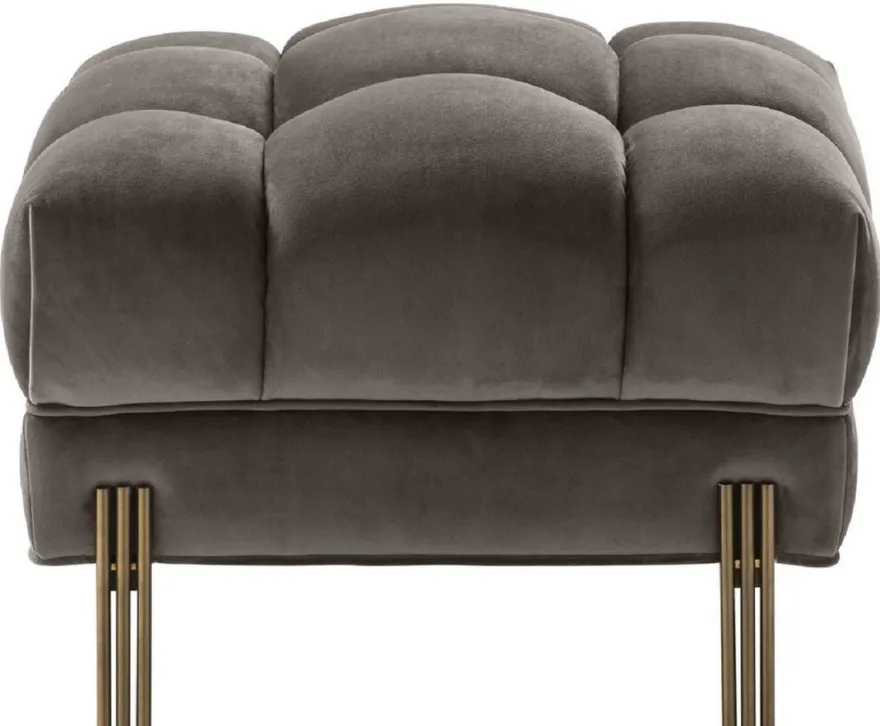 Casa Padrino Luxus Fußhocker Grau / Messingfarben 59 x 59 x H. 43 cm - Samt Hocker mit Edelstahl Beinen - Wohnzimmer Möbel