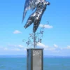 Casa Padrino Luxus Gartendeko Skulptur Engel auf Säule Silber 53 x 98 x H. 300 cm - Große Edelstahl Deko Figur - Gartenfigur - Hotel Garten Deko