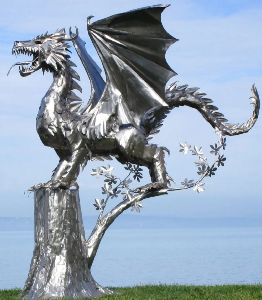 Casa Padrino Luxus Gartendeko Skulptur Drache Silber 290 x 235 x H. 295 cm - Riesige Edelstahl Deko Figur - Gartenfigur - Hotel Garten Deko
