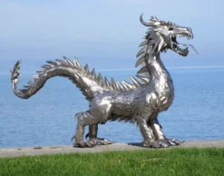 Casa Padrino Luxus Gartendeko Skulptur Drache Silber 290 x 75 x H. 177 cm - Riesige Edelstahl Deko Figur - Gartenfigur - Hotel Garten Deko