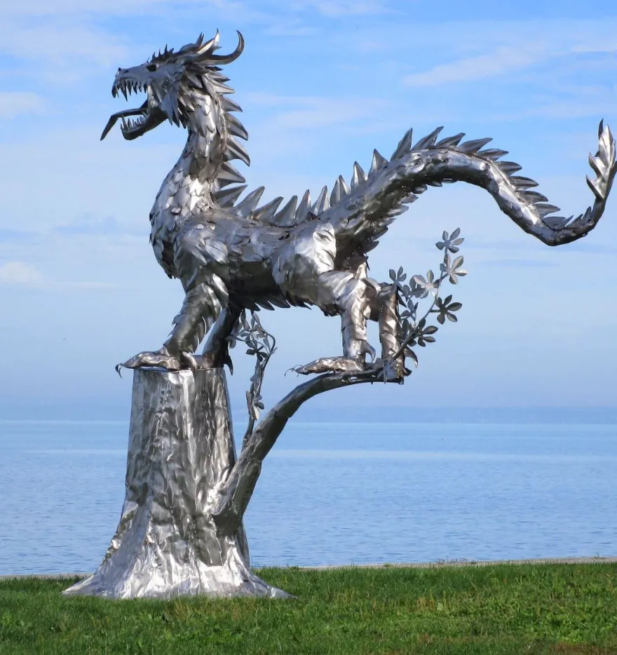 Casa Padrino Luxus Gartendeko Skulptur Drache Silber 290 x 140 x H. 292 cm - Riesige Edelstahl Deko Figur - Gartenfigur - Hotel Garten Deko