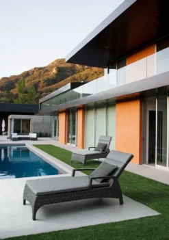 Casa Padrino Luxus Gartenliege Grau / Anthrazit 205 x 70 x H. 72-106 cm - Moderne Wetterbeständige Liege mit verstellbarer Rückenlehne und Armlehnen - Garten Hotel Pool Möbel - Luxus Qualität