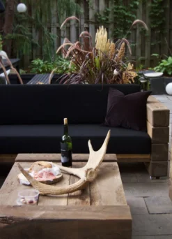 Casa Padrino Luxus Garten Lounge Set aus massivem Eichenholz mit Polsterung - Eckcouch, Sessel und Tisch, 150x70x40 cm