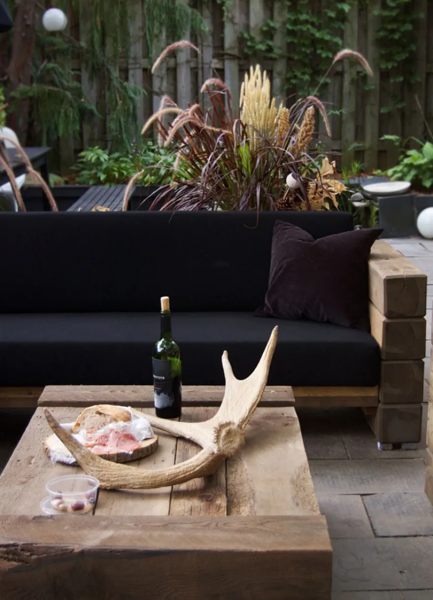 Casa Padrino Luxus Garten Lounge Set aus massivem Eichenholz mit Polsterung - Eckcouch, Sessel und Tisch, 150x70x40 cm