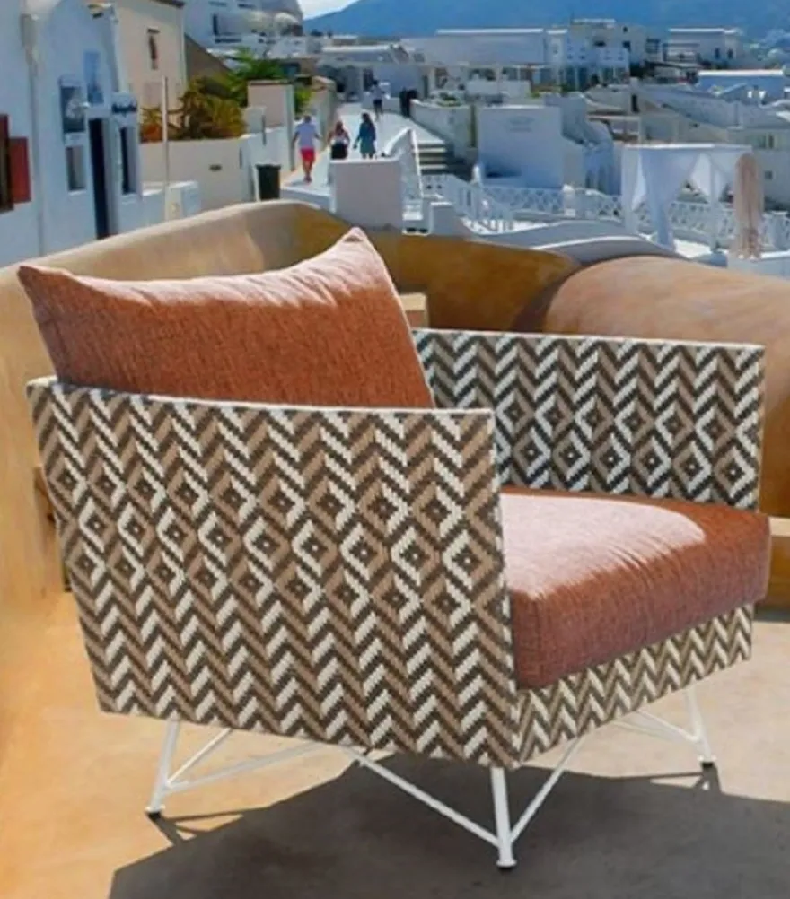Casa Padrino Luxus Gartensessel Braun / Weiß 100 x 86 x H. 70 cm - Handgewebter Wetterbeständiger Sessel - Garten Terrassen Hotel Pool Sessel Möbel - Luxus Qualität