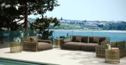 Casa Padrino Luxus Gartentisch Gold Ø 60 x H. 50 cm - Runder handgefertigter Aluminium Tisch - Garten Tisch - Terrassen Tisch - Hotel Möbel - Luxus Qualität