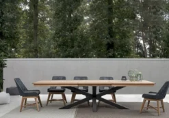 Casa Padrino Luxus Gartentisch Naturfarben / Schwarz 220-300 x 100 x H. 78 cm - Ausziehbarer Garten Esstisch mit Teakholz Tischplatte und Aluminium Beinen - Luxus Garten & Terrassen Möbel