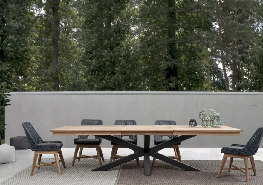 Casa Padrino Luxus Gartentisch Naturfarben / Schwarz 220-300 x 100 x H. 78 cm - Ausziehbarer Garten Esstisch mit Teakholz Tischplatte und Aluminium Beinen - Luxus Garten & Terrassen Möbel