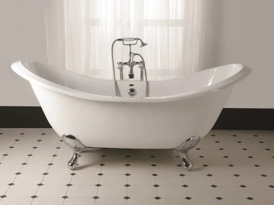 Casa Padrino Luxus Jugendstil Badewanne Weiß / Silber 180 x 77 x H. 79 cm - Gebogene freistehende Acryl Badewanne mit verchromten kugelförmigen Stahl Füßen - Jugendstil Badezimmermöbel