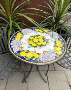 Casa Padrino Luxus Jugendstil Gartentisch Mehrfarbig / Grau Ø 70 cm - Schmiedeeisen Garten Tisch mit Lavastein Tischplatte - Barock & Jugendstil Garten Möbel - Luxus Qualität - Made in Italy