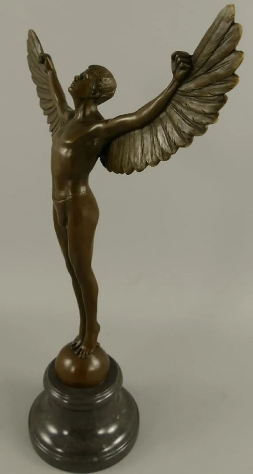 Casa Padrino Luxus Jugendstil Deko Skulptur Icarus Bronze / Schwarz 27 x 12 x H. 40 cm - Bronze Figur mit Marmorsockel - Barock & Jugendstil Bronze Skulpturen