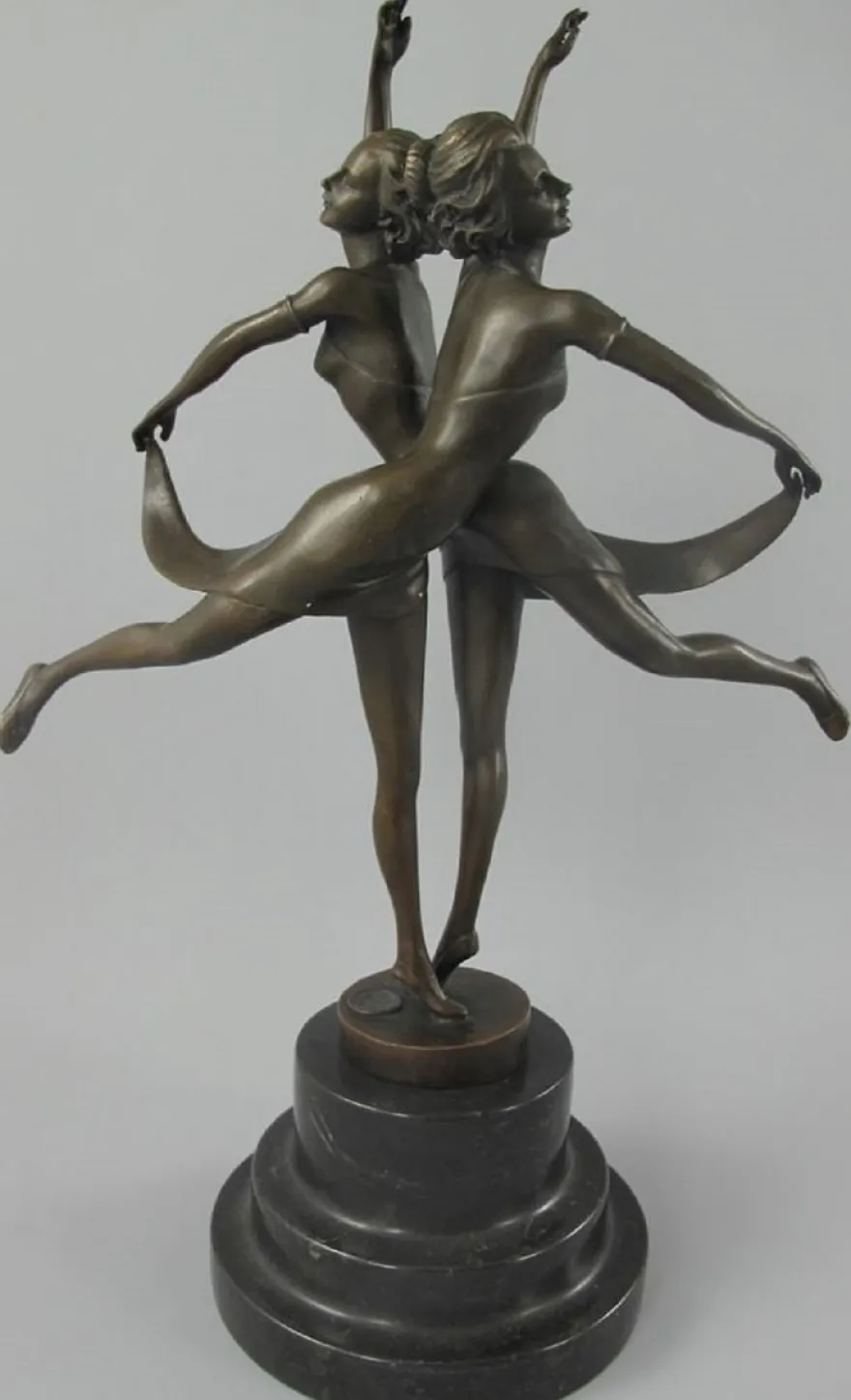 Casa Padrino Luxus Jugendstil Bronze Skulptur Tänzerinnen mit Marmorsockel Bronzefarben / Schwarz 24 x 13 x H. 36 cm - Bronzefigur - Dekofigur - Deko Accessoires